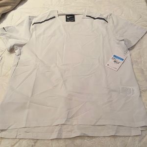 Men’s Nike tech short sleeve shirt